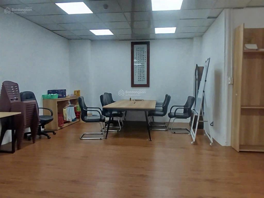 Bán tòa nhà văn phòng hầm 6 tầng thang máy, mặt tiền phạm văn đồng sát gigamall 310 m2 giá 55 tỷ