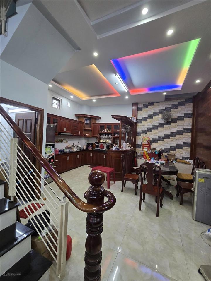 Bán nhà đường xe tải đường 11 quốc lộ 13 cũ, sát sông mát mẻ, hiệp bình phước, 114m2 giá 8,2 tỷ