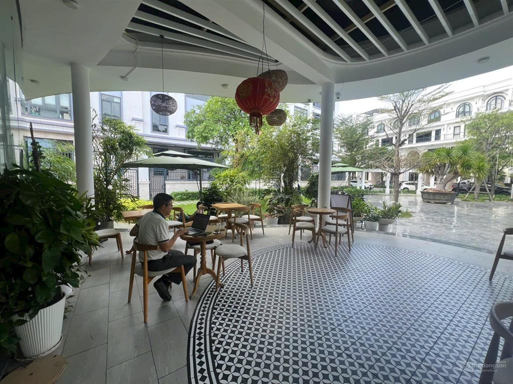 Cần sang quán caffe có hồ bơi, kd đủ các ngành nghề dịch vụ nhà hàng ăn uống khu đô thị vạn phúc