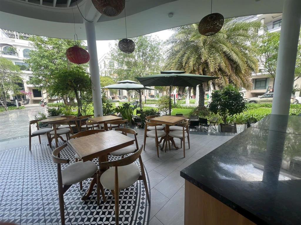 Cần sang quán caffe có hồ bơi, kd đủ các ngành nghề dịch vụ nhà hàng ăn uống khu đô thị vạn phúc