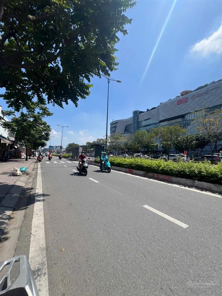 Cần bán gấp mặt bằng, hai mặt tiền đường kha vạn cân và phạm văn đồng, đối diện tttm gigamall