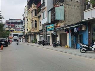 Tòa văn phòng phố nguyễn hoàng  vị trí đắc địa  phân lô  3 ô tô tránh