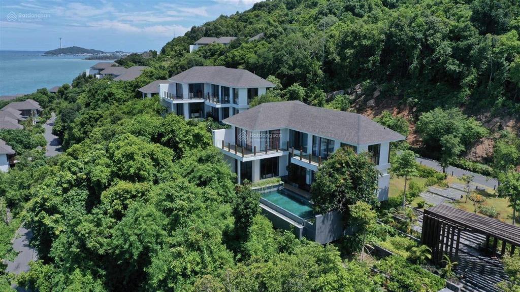 Bán căn biệt thự nghỉ dưỡng  vị trí đắc địa  lợi nhuận 1,3 tỷ/năm  giá 21 tỷ  0919 755 ***