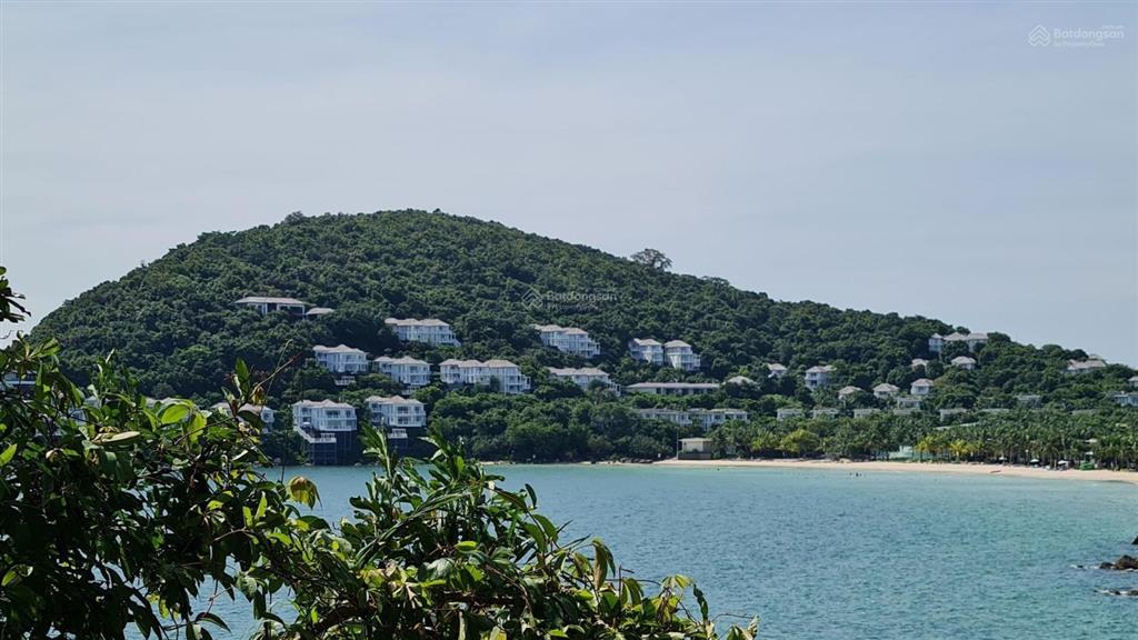 Bán căn biệt thự nghỉ dưỡng  vị trí đắc địa  lợi nhuận 1,3 tỷ/năm  giá 21 tỷ  0919 755 ***