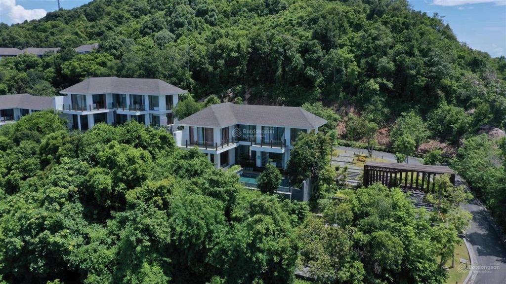 Bán căn biệt thự nghỉ dưỡng  vị trí đắc địa  lợi nhuận 1,3 tỷ/năm  giá 21 tỷ  0919 755 ***