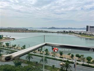 Do chuyển định cư không sử dụng nên cần bán căn hộ 2pn 68m2 view biển trung tâm bãi cháy, hạ long
