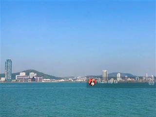 Chính chủ bán căn hộ 1pn 45m2 view biển tòa alacarte hạ long bay. trước mặt là bãi tắm marina