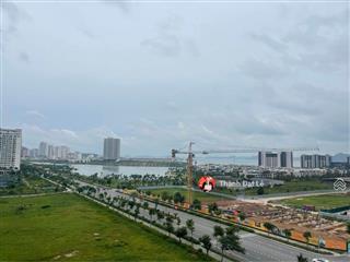 Do chuyển định cư, cần bán gấp căn hộ 1pn + 1 67m2 view biển trung tâm du lịch bãi cháy, hạ long