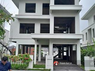 Chính chủ bán cắt lỗ 2,5 tỷ biệt thự view biển 3,5 tầng 300m2 trung tâm du lịch bãi cháy, hạ long