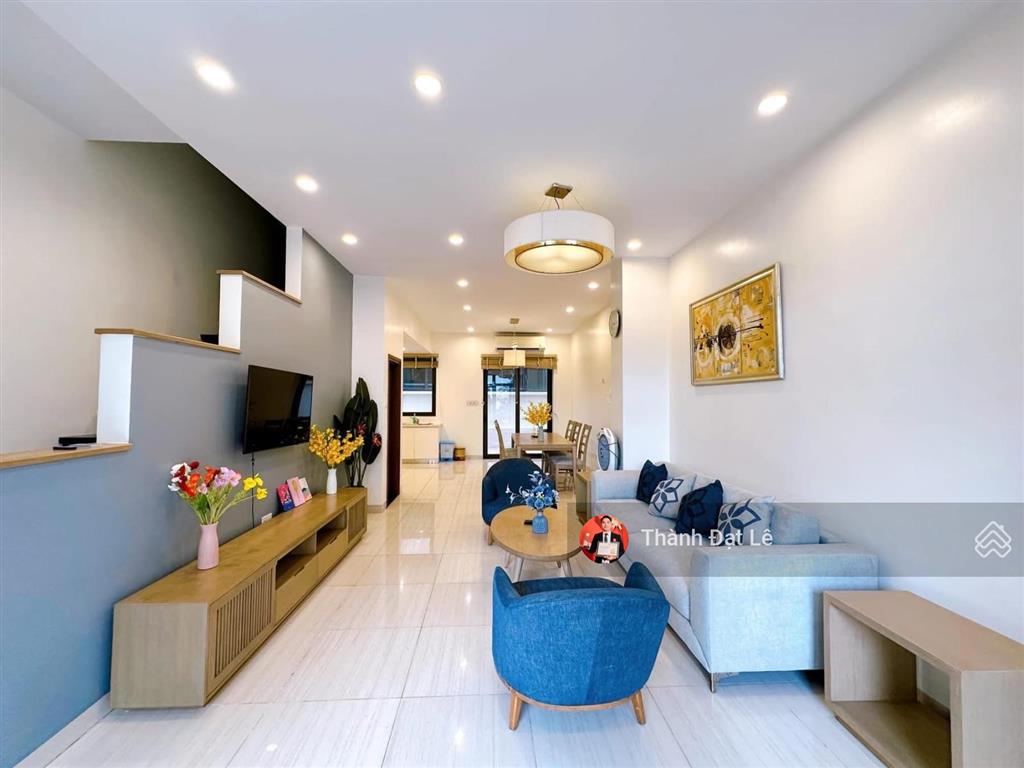 Chính chủ bán căn liền kề 3,5 tầng 103m2 ven biển tại trung tâm du lịch bãi cháy, hạ long