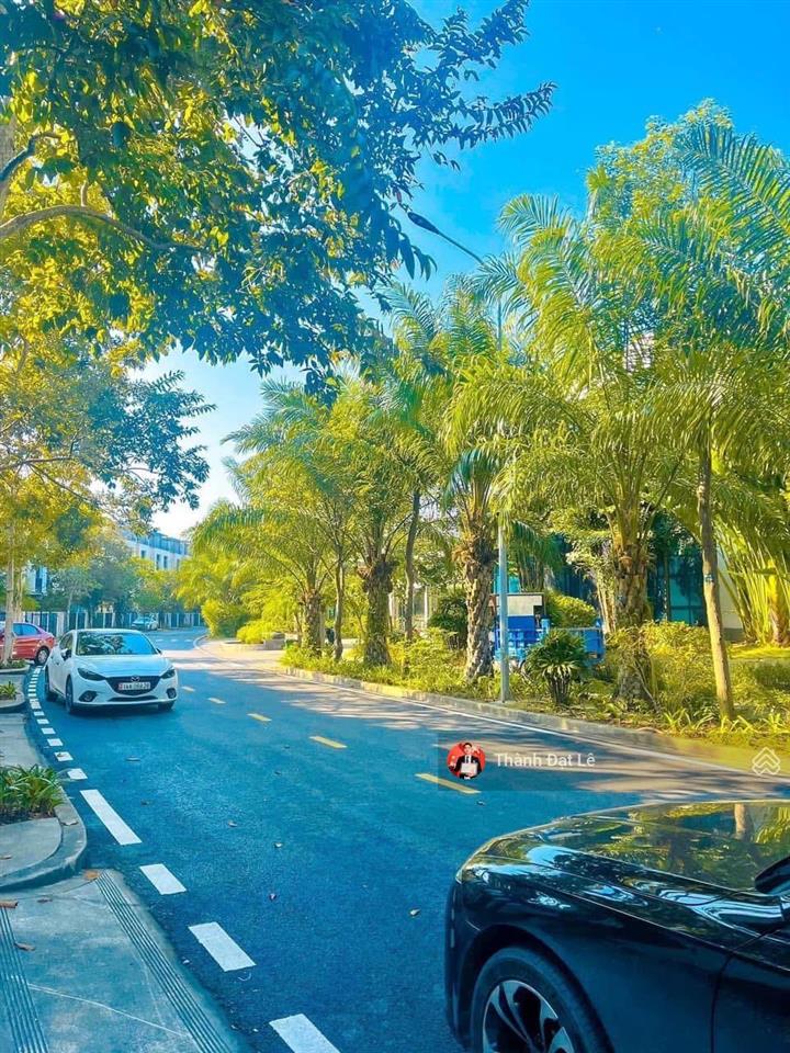 Chính chủ bán căn liền kề 3,5 tầng 103m2 ven biển tại trung tâm du lịch bãi cháy, hạ long