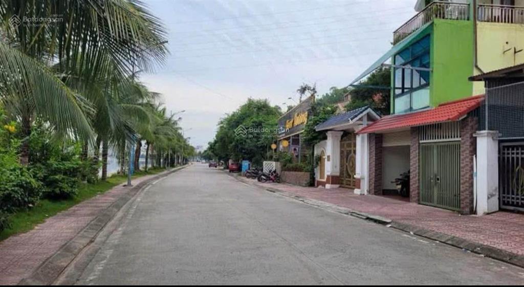 Chính chủ bán đất lô góc 71,15m2 view hồ hùng thắng, trung tâm bãi cháy, hạ long