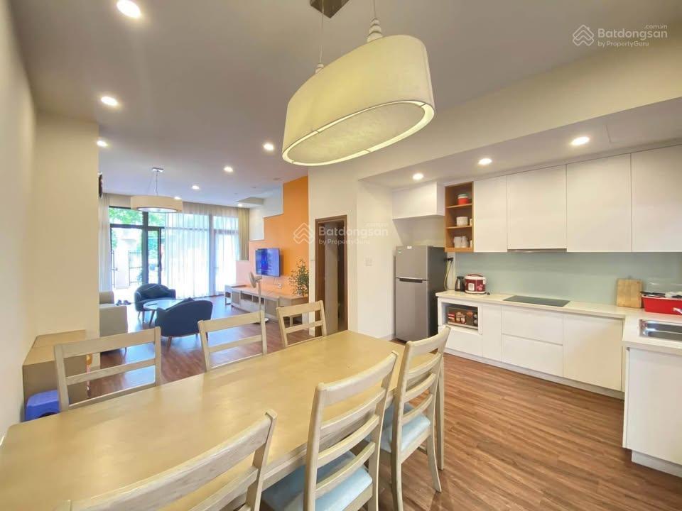 Bán căn liền kề 3,5 tầng 103m2 ven biển gần cạnh bãi tắm tại trung tâm du lịch bãi cháy, hạ long