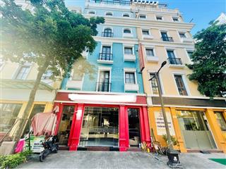 Chính chủ bán căn khách sạn 5 tầng 112,5m2 có 12 phòng kd tại trung tâm du lịch bãi cháy, hạ long