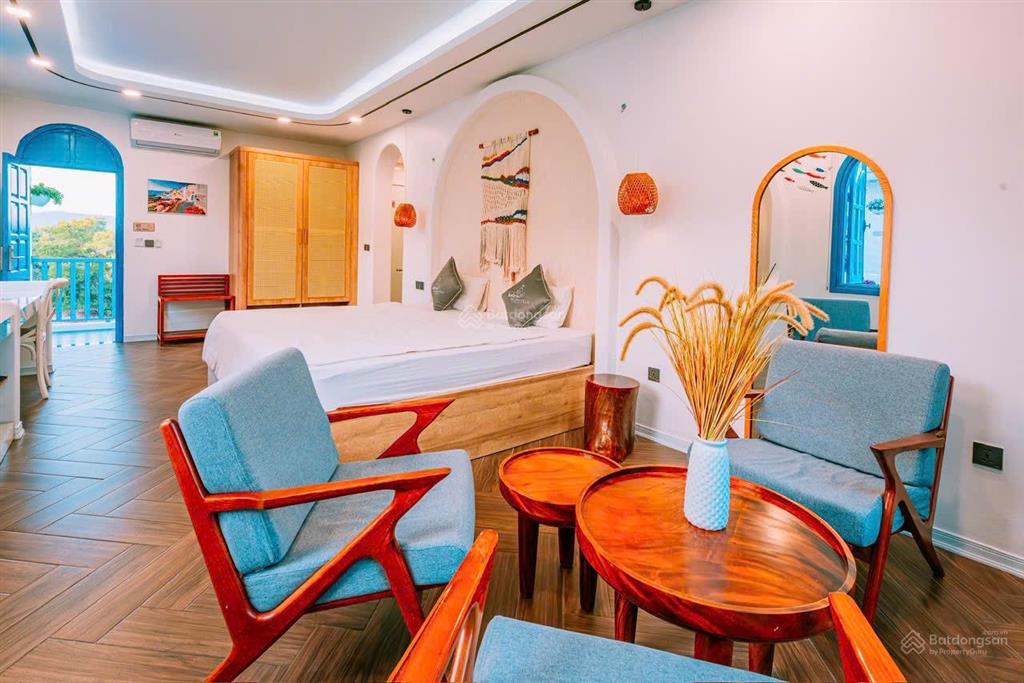 Chính chủ bán căn biệt thự 4 tầng view biển 525m2 gần biển trung tâm du lịch tuần châu, hạ long.