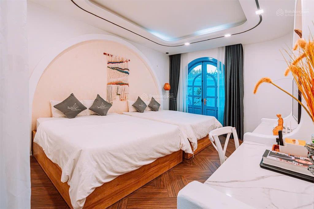 Chính chủ bán căn biệt thự 4 tầng view biển 525m2 gần biển trung tâm du lịch tuần châu, hạ long.