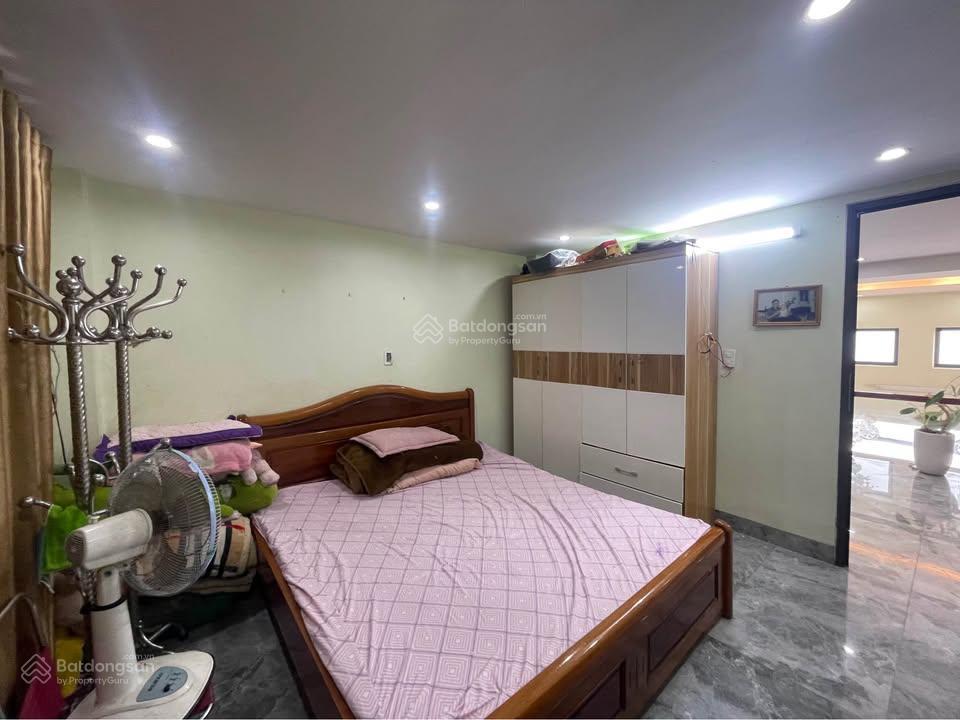 Chính chủ bán nhà 3 tầng 62m2 khu 5, cách chợ trung tâm giếng đáy chỉ hơn 100m, hạ long.