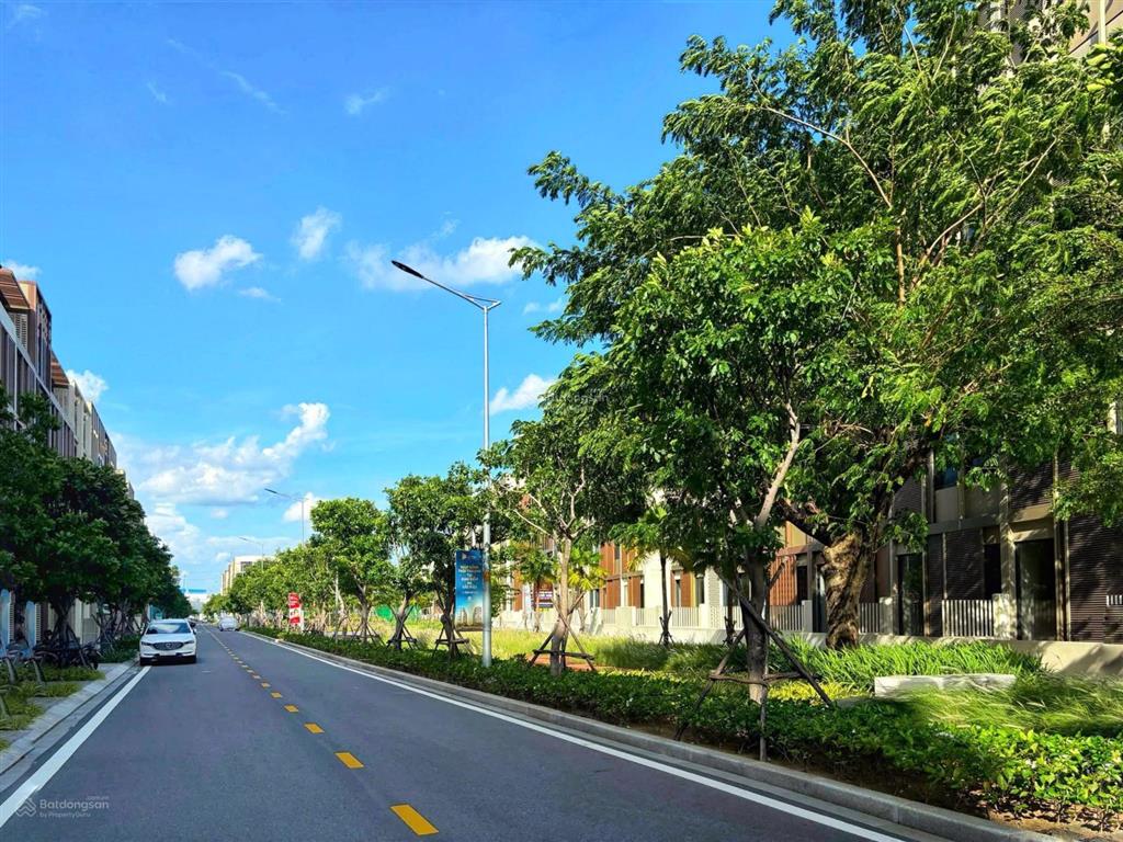 Bán căn góc nhà phố soho the global city, 5 tầng 6pn 6wc, gần wiyo comlex, sổ hồng lâu dài