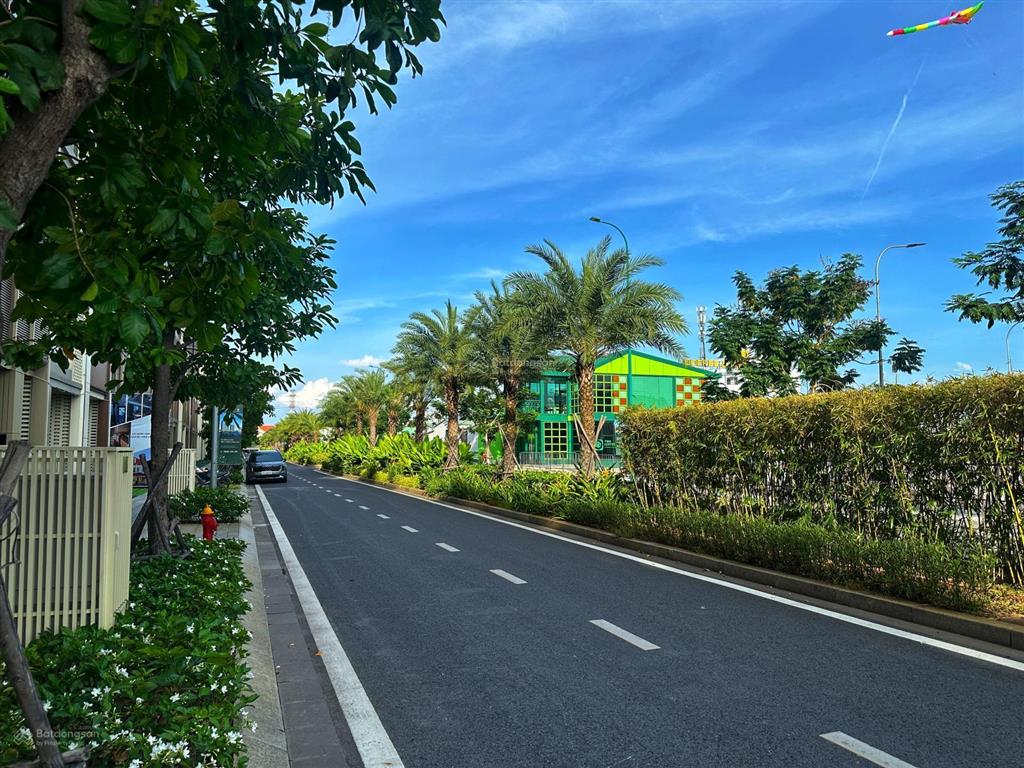 Bán căn góc nhà phố soho the global city, 5 tầng 6pn 6wc, gần wiyo comlex, sổ hồng lâu dài