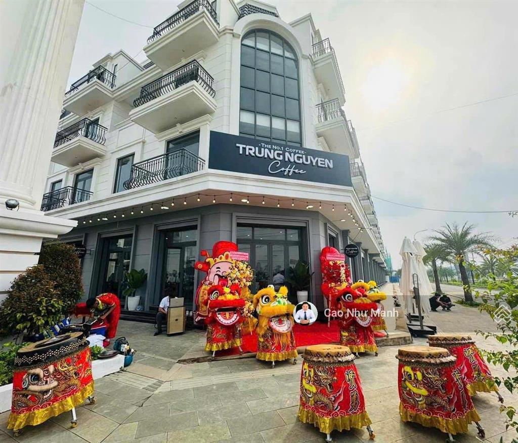 Gia đình có việc cần bán gấp căn nhà phố stc long thành, có bớt lộc cho anh chị thiện chí.