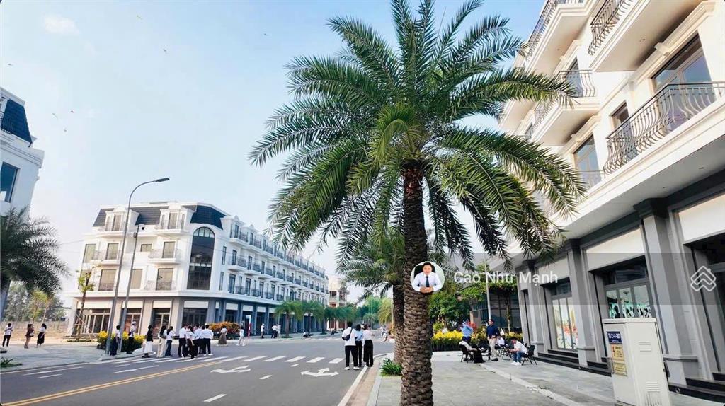 Gia đình có việc cần bán gấp căn nhà phố stc long thành, có bớt lộc cho anh chị thiện chí.