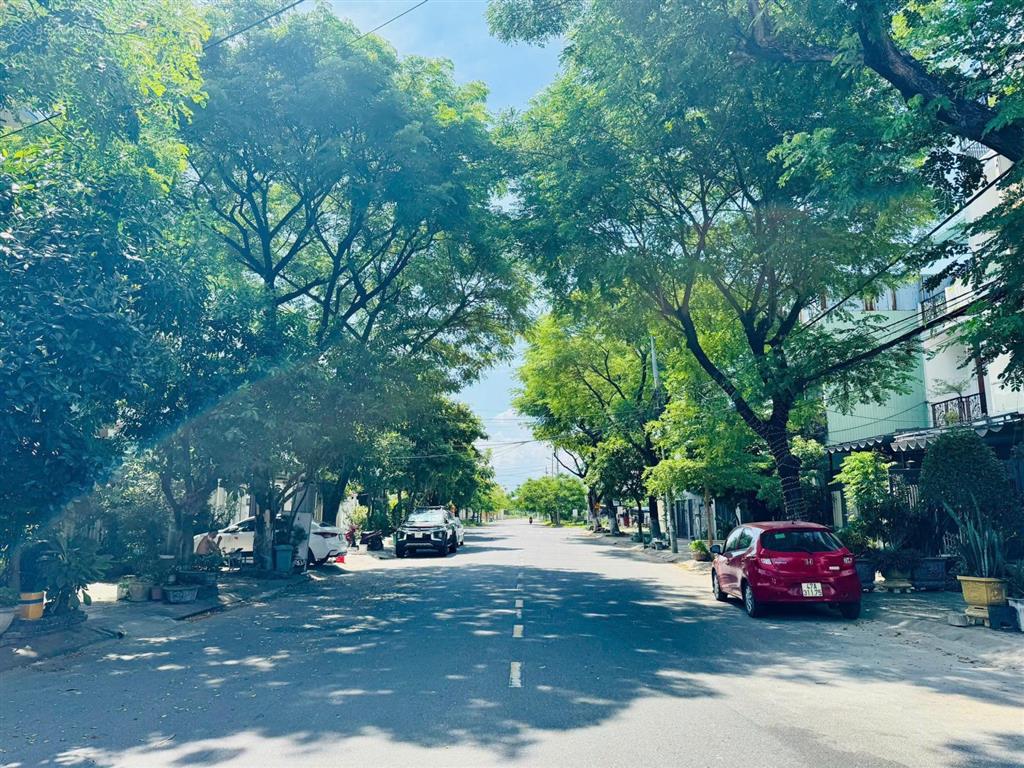 Sốc. bán lô góc trần nguyên đán, liên chiểu, đà nẵng. giá nhỉnh bằng lô ống 12 tỷ 135m2