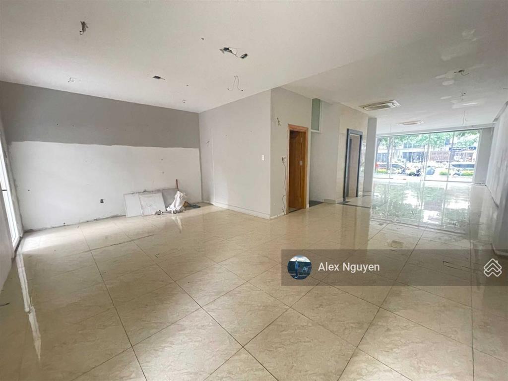 Cho thuê mặt bằng mặt tiền đường nguyễn cơ thạch  khu đô thị sala. dt sàn 600m2. 170 tr/tháng