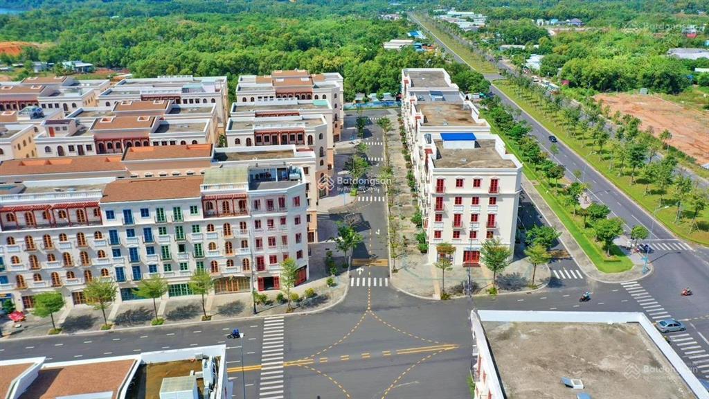 Bán nhanh shophouse 2 mặt thoáng trục lđt đất 120m²đã có sổ đỏgần biển  giá 8,x tỷ 0898 379 ***