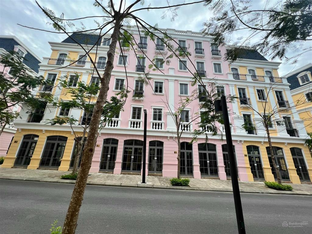 Cắt lỗ sâu căn góc trục d1  gần biển, quảng trường  full nội thất  giá 1x tỷ  0898 379 ***