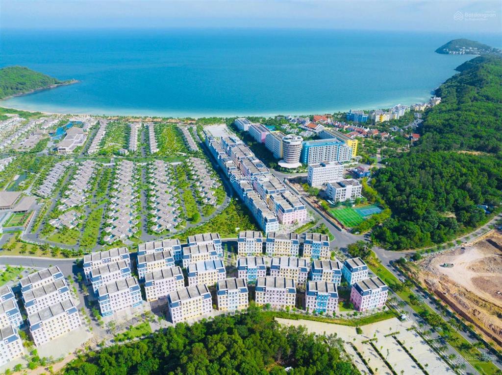 Cắt lỗ sâu căn góc trục d1  gần biển, quảng trường  full nội thất  giá 1x tỷ  0898 379 ***