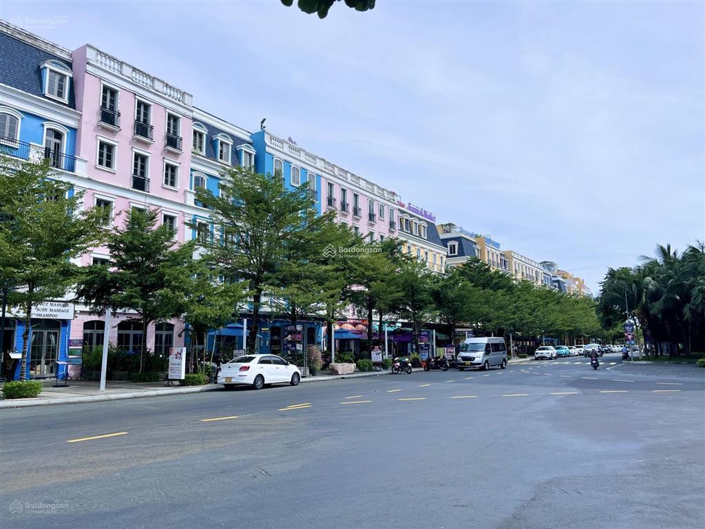 Cắt lỗ sâu căn góc trục d1  gần biển, quảng trường  full nội thất  giá 1x tỷ  0898 379 ***