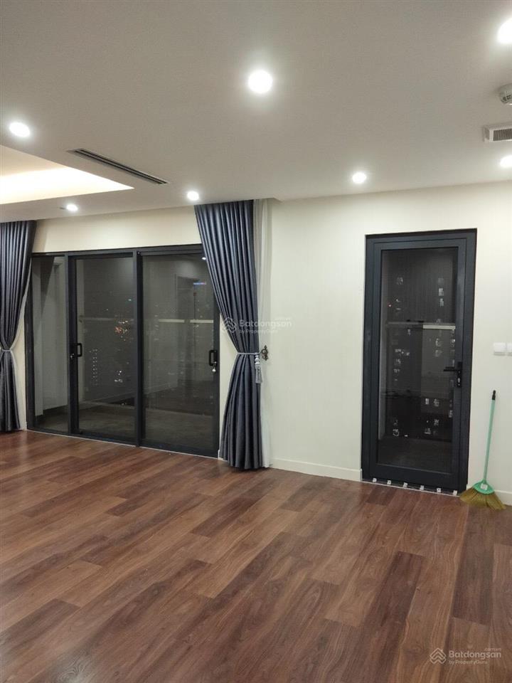 Cho thuê căn hộ 17t7 hoàng đạo thúy, trung hoà nhân chính 120m2, 3 pn full đồ 17 triệu/tháng