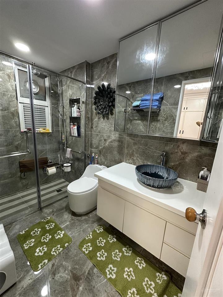 Bán căn hộ 3pn + 1 phòng kho  135m2 full nội thất đẹp