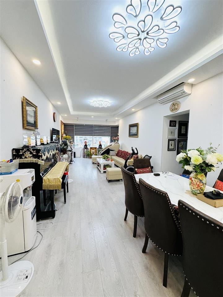 Bán căn hộ 3pn + 1 phòng kho  135m2 full nội thất đẹp