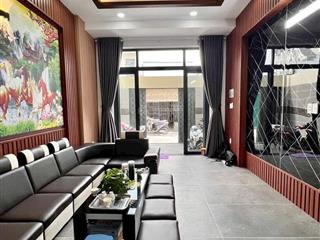 Nhà mới 5 tầng thang máy giáp tân phú