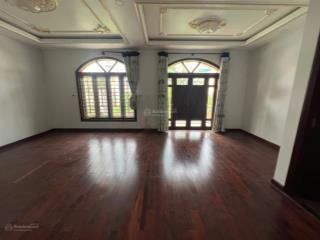 Bán nhà 160 m2 , 4 lầu tại phú nhuận