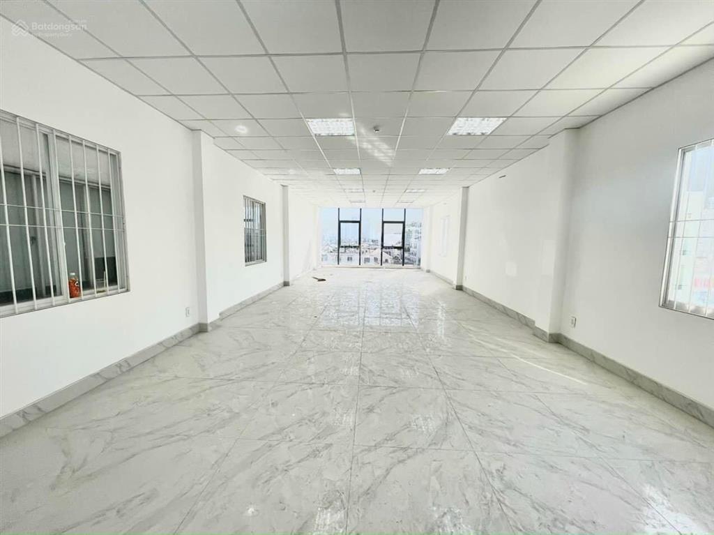 Cho thuê vp tân cảng 130m2, view landmark, ô tô đỗ cửa, cửa sổ 2 bên thoáng mát