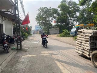 Chính chủ cần bán nhanh lô đất bám quốc lộ 6 . cách ql6 chỉ 400500m . đường ô tô tránh .