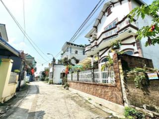 Bán đất sẵn nhà 2 tầng . mặt kinh doanh . giá thương lượng . /zalo 0972 076 ***