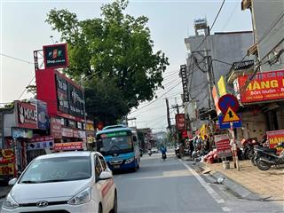 Chính chủ cần bán nhà 1 sàn . ô tô đỗ cửa .xung quanh chợ trường . giá vẫn thương lượng