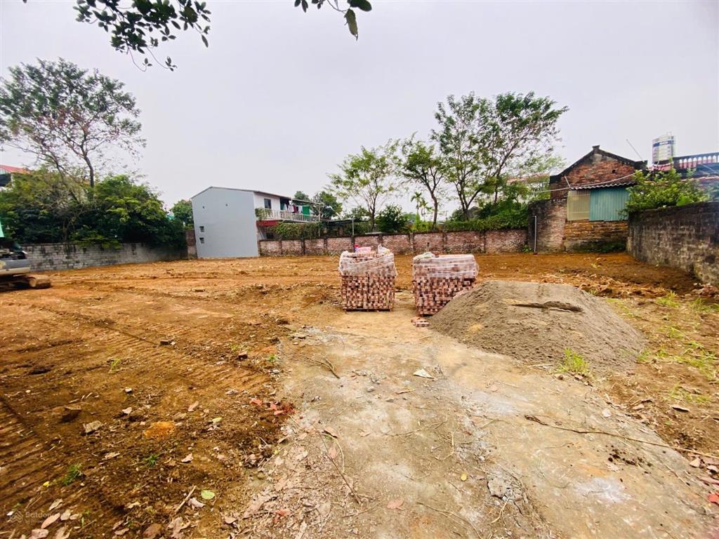 Giá chỉ 1.3tỷ có ngay lô đất hộ khẩu hà nội. xung quanh dân trí cao.  0972 076 ***