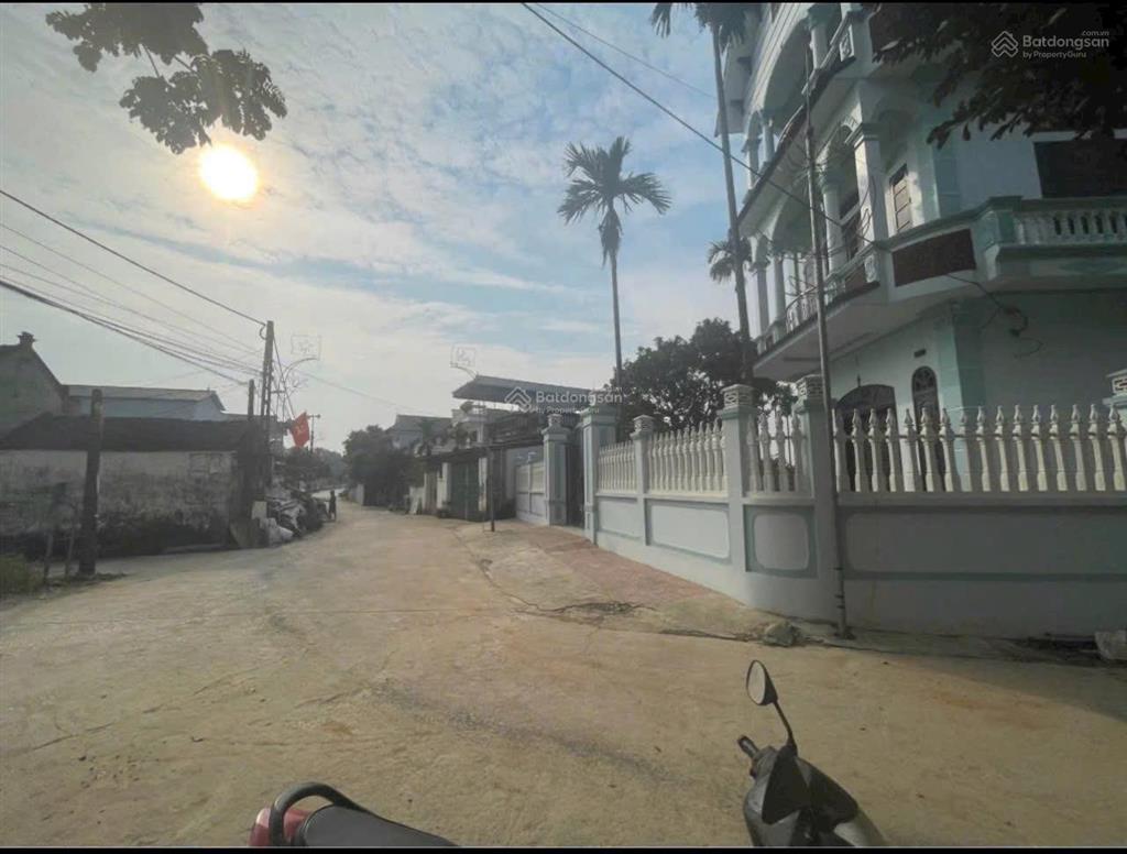 Giá chỉ 1.3tỷ có ngay lô đất hộ khẩu hà nội. xung quanh dân trí cao.  0972 076 ***