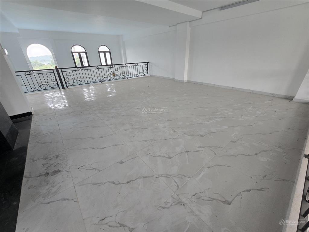 Bán tòa nhà 7 tầng ngay bến xe miền đông mới
mặt tiền hoàng hữu nam trung tâm thủ đức