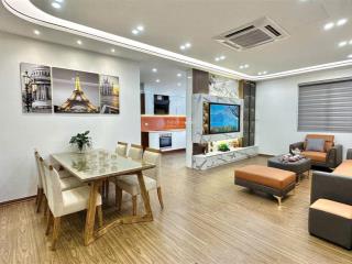 Tầm tiền hơn 9 tỷ cần bán căn hộ 120m2 trung tâm q cầu giấy  nhà như ảnh  giá tốt call 0889 946 ***