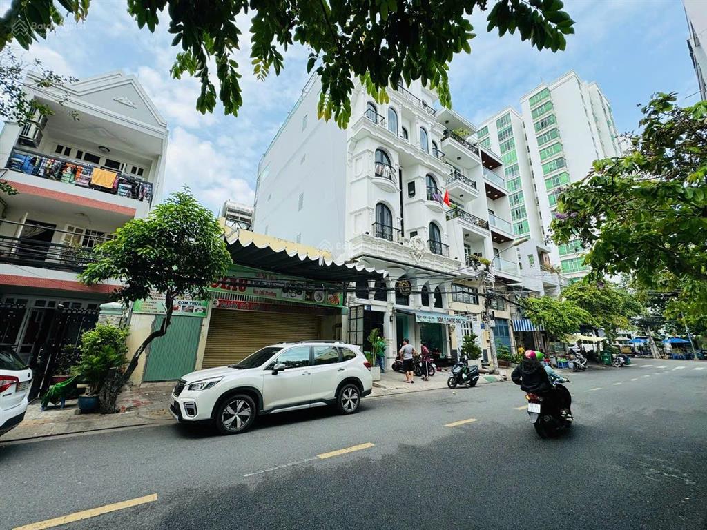 Cần bán nhà cấp 4 (sổ hồng 8x20m) đường số tân quy, quận 7. qhxd hầm + lửng + 5 tầng + mct