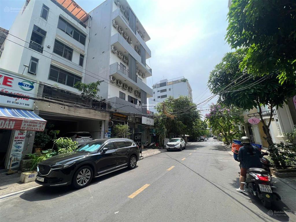 Bán chdv mặt tiền đường số, quận 7, gần 120m2, nhà 7 tầng, dòng tiền 120tr/th. giá 25,5 tỷ