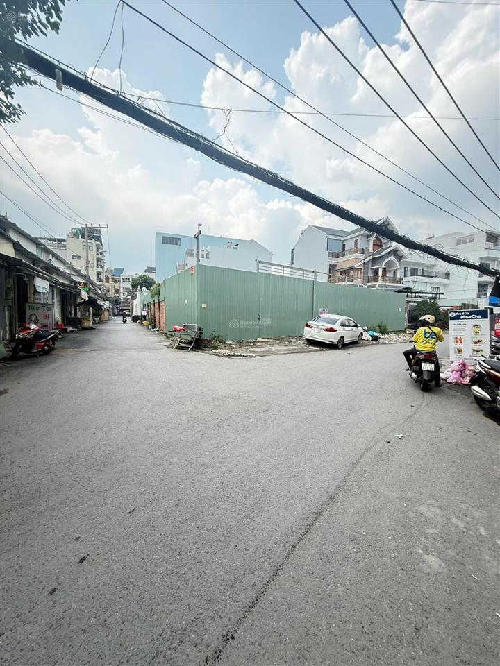 Bán đất trung tâm quận 7, dt  16x40m  hẻm xe hơi  gpxd hầm + 7 lầu