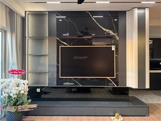 Cần bán căn hộ lớn sunrise city central 147m2  3 phòng ngủ 2wc giá 14.95 tỷ. nhà mới cao cấp có sổ