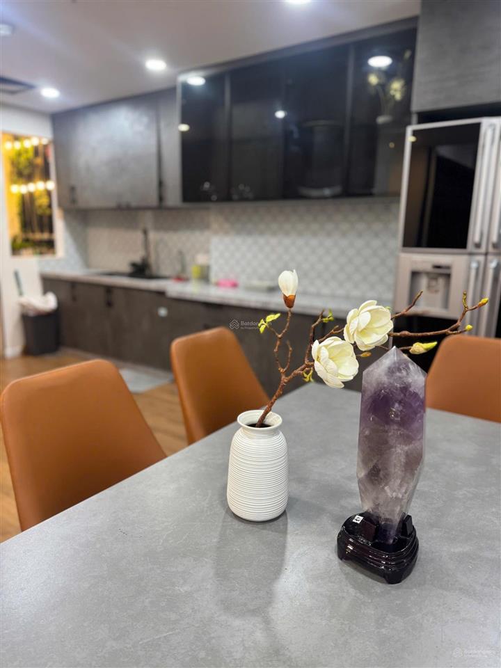 Thật cần bán căn hộ sunrise city south 3pn 138m2 view sông cực hiếm nhà đẹp lầu cao