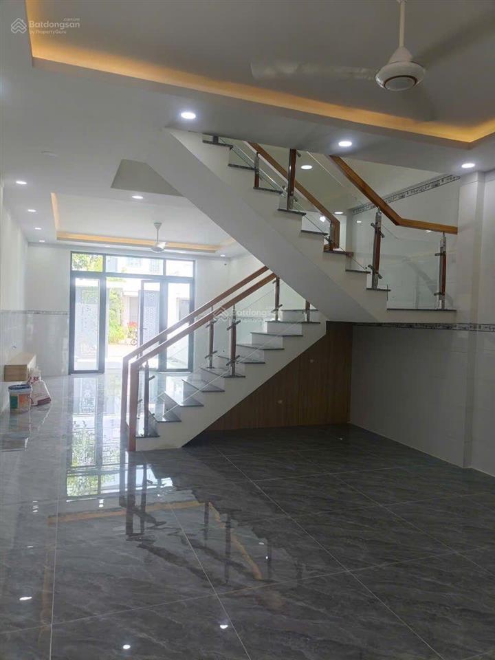 Bán nhà mới 150m2 gần trường học sổ hồng sẵn khu đô thị mỹ phước 3 bến cát bình dương. 0937 948 ***